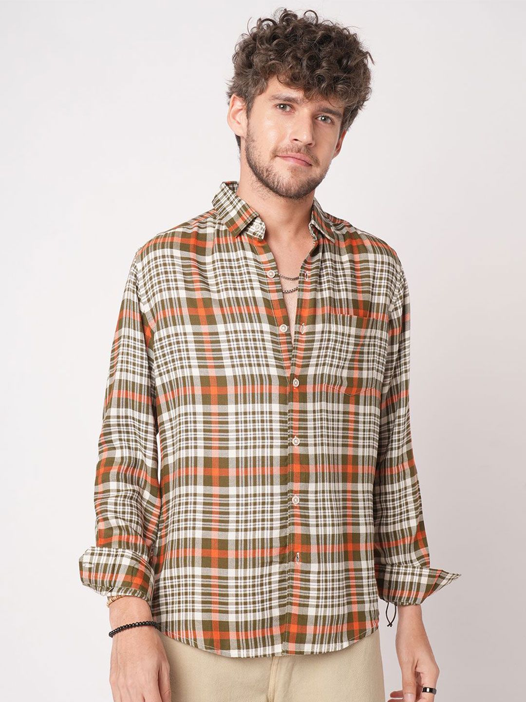 VASTRADO Men Classic Slim Fit Checked Cutaway Collar Casual Shirt