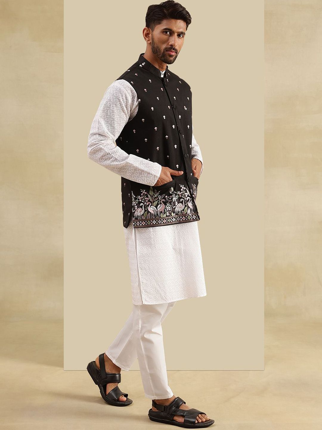 SOJANYA Men Embroidered Regular Pure Cotton Kurta with Pyjamas & Nehru Jacket