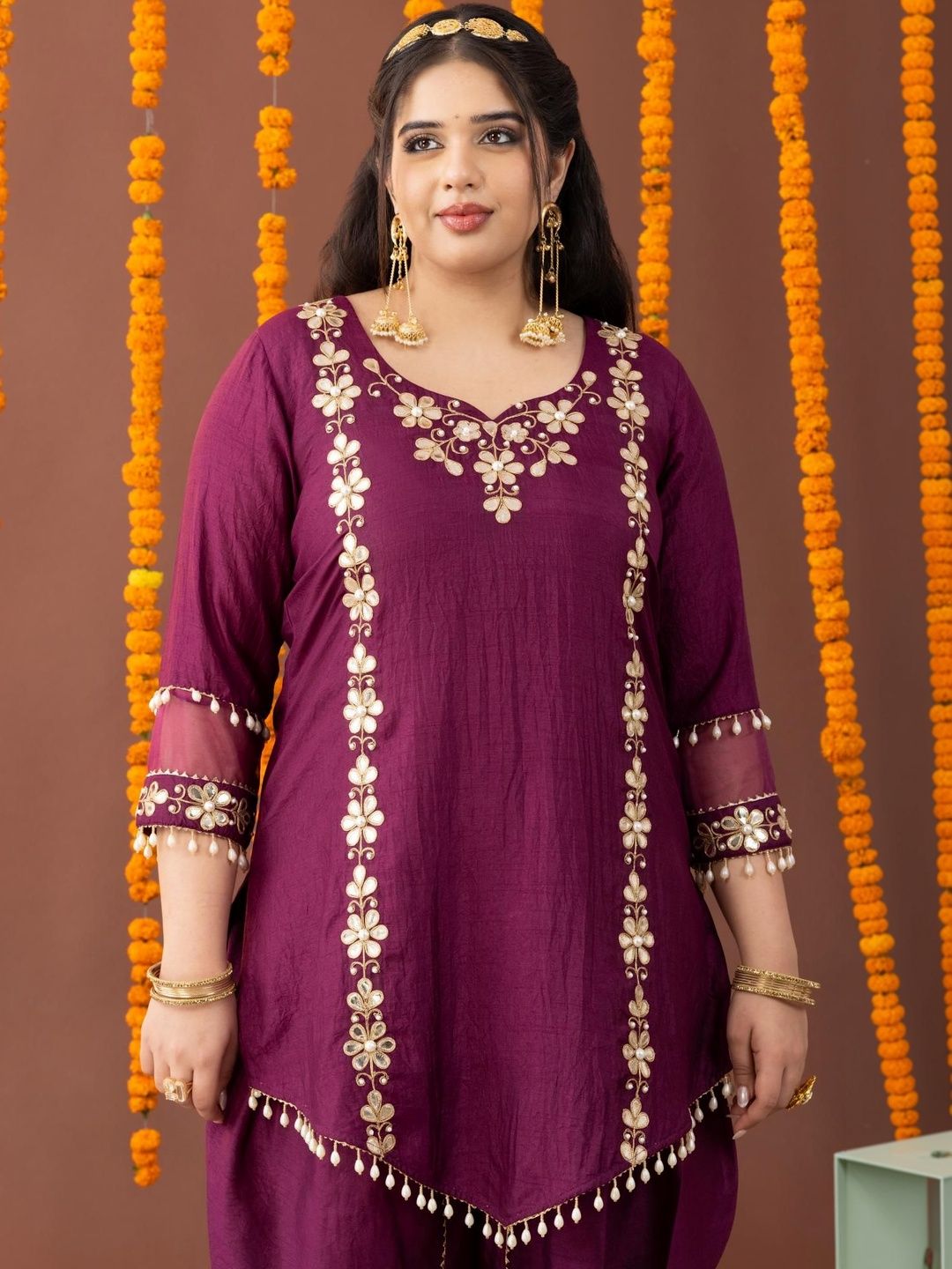 Mamicha Floral Embroidered Regular Kurta & Salwar With Dupatta