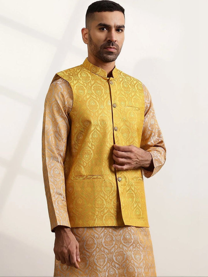 Jaket Nehru Brocade Rekaan Tenunan Anouk