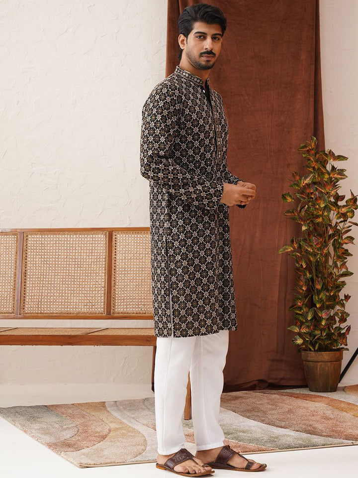 Jompers Men Embroidered Regular Sequinned Kurta with Pyjamas