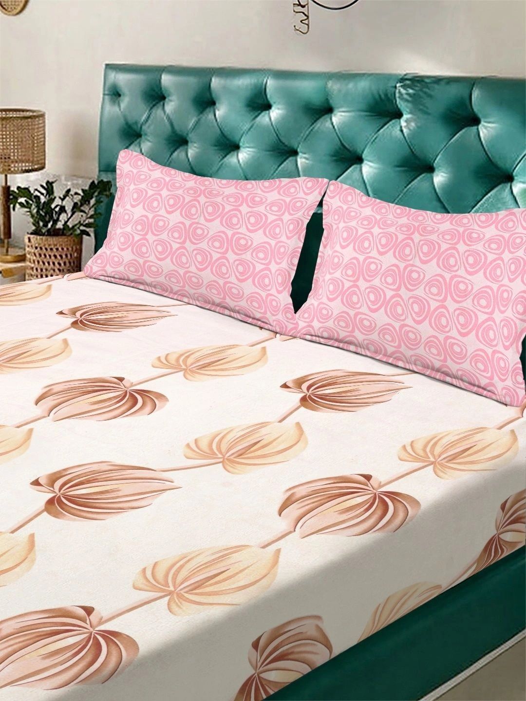 Myntra Elegant Homes Berwarna Krim & Bunga Merah Jambu Cadar King 300 TC dengan 2 Sarung Bantal