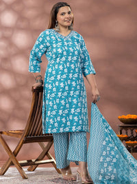 Mamicha Floral Printed V-Neck Tread Work Kurta Dengan Palazzo & Dupatta