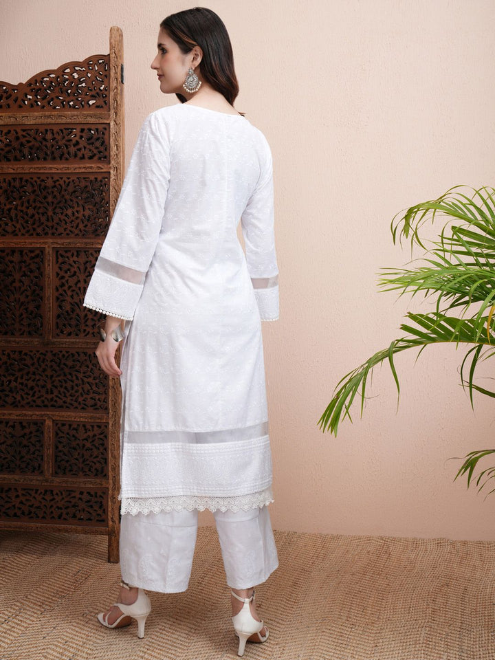 Vishudh Floral Embroidered Thread Work Straight Straight Kurta