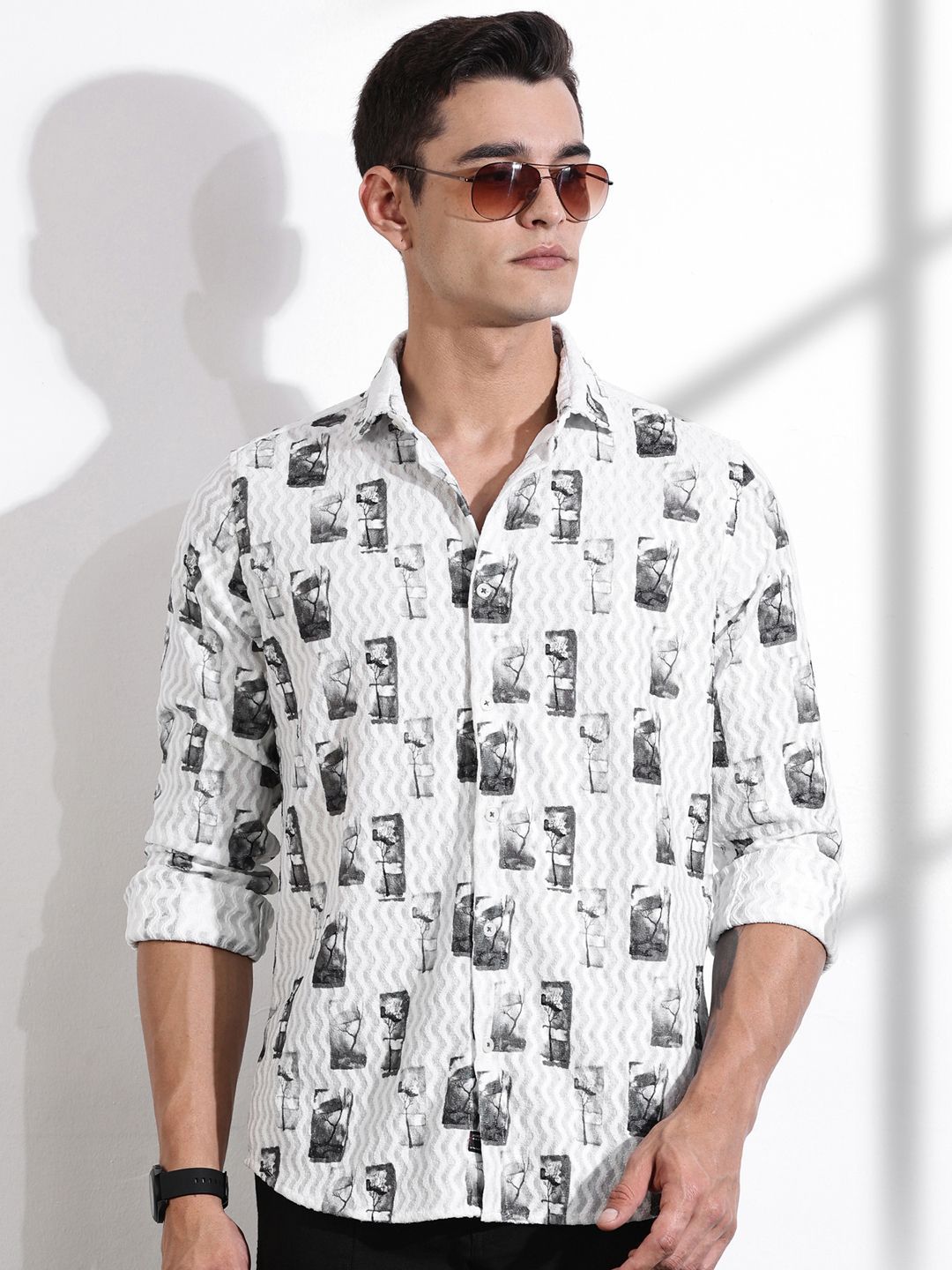 Thomas Scott Men Classic Slim Fit Cutaway Collar Abstract Printed Casual Shirt
