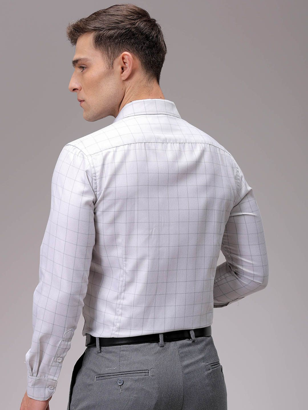 The Indian Garage Co. X Luxe Men Slim Fit Opaque Checked Formal Shirt