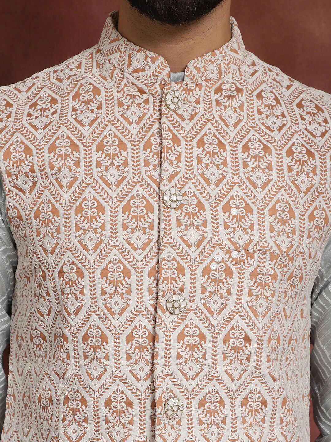 Motif Etnik Kelabu Anouk Bersulam Kurta Lurus Dengan Jaket Churidar & Nehru
