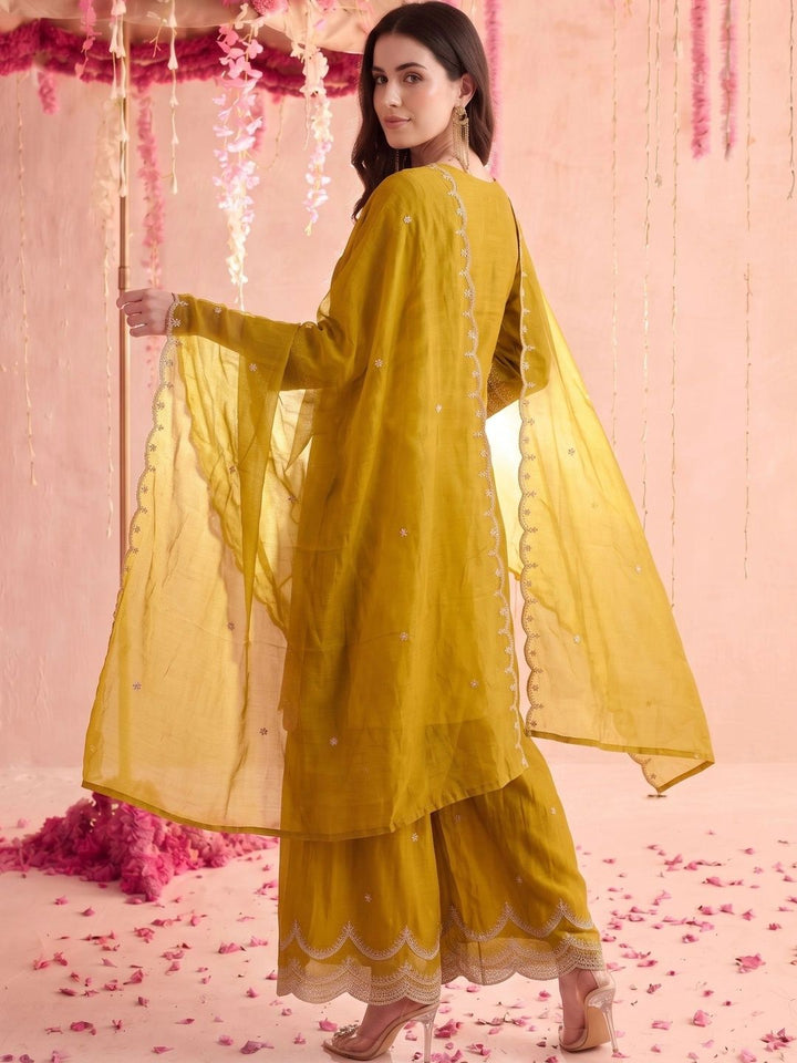 Mamicha Women Ethnic Motifs Embroidered Thread Work Straight Kurta with Palazzos & Dupatta
