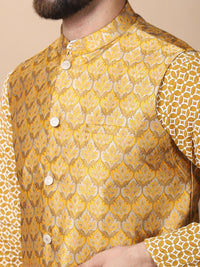 Kurta Kapas Tulen Bersulam Geometri Anouk Mustard Kuning dengan Jaket Churidar & Nehru