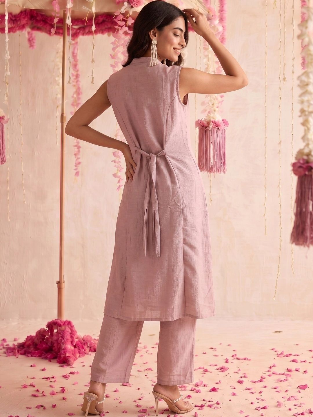Mamicha Women Regular Thread Work Kurta with Palazzos