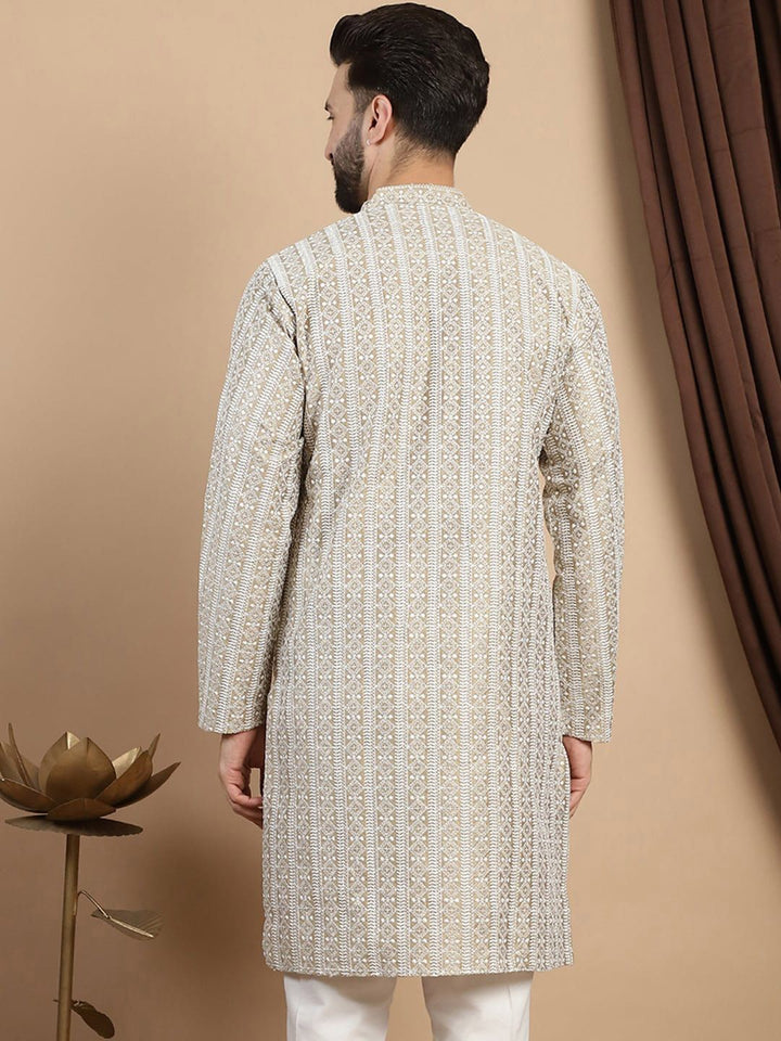 Anouk Mandarin Collar Lengan Panjang Sulam Cotton Kurta