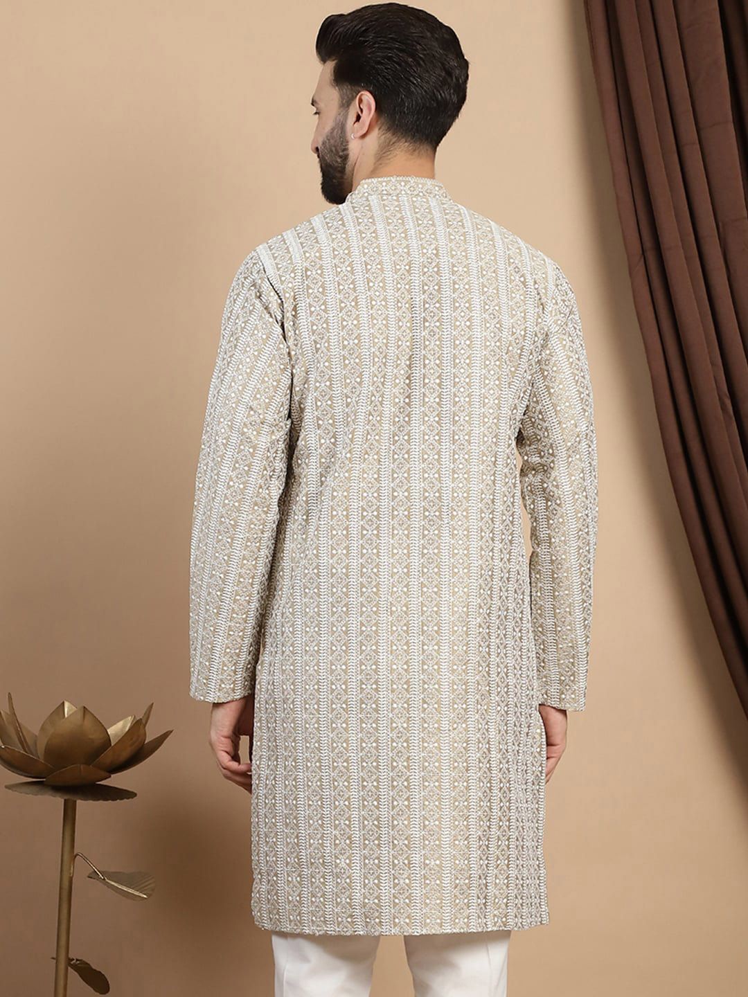 Anouk Mandarin Collar Lengan Panjang Sulam Cotton Kurta