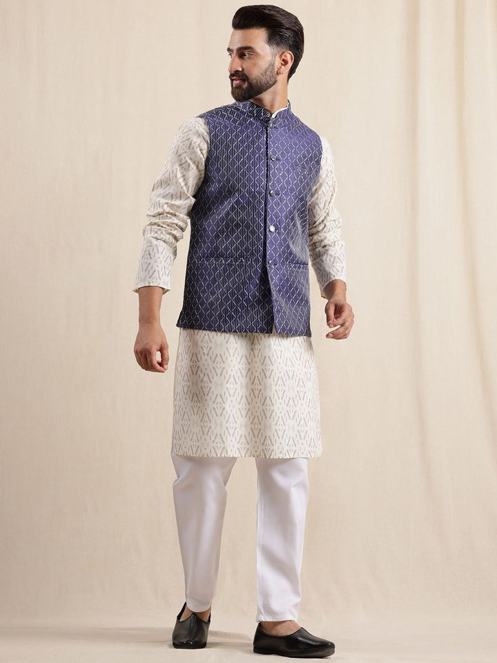 Anouk Men Ikat Printed Kurta dengan Piyama & Sulam Jaket Nehru