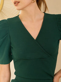 Berrylush Women Solid V-Neck Top