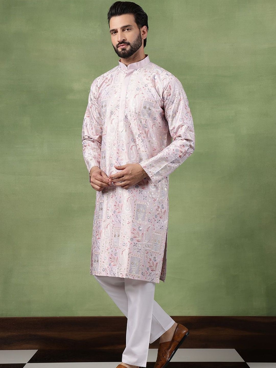 SOJANYA Men Embroidered Thread Work Kurta