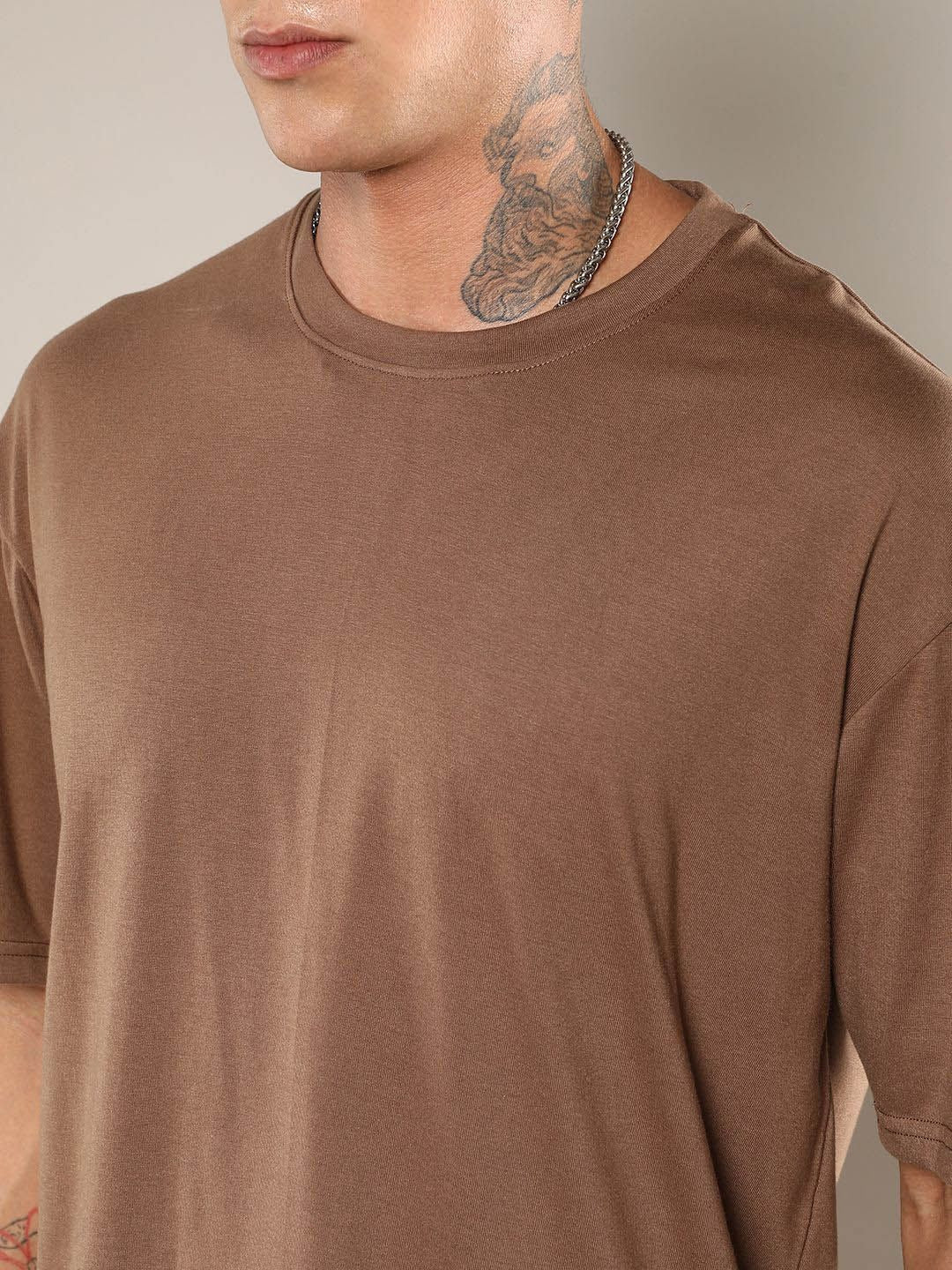 Campus Sutra Round Neck Short Sleeves T-Shirt With Shorts