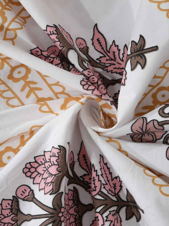 Myntra Elegant Homes White & Yellow Floral Printed Dilengkapi 300 TC King Bedsheet dengan 2 Sarung Bantal