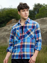 Campus Sutra Men Comfort Opaque Checked Casual Shirt