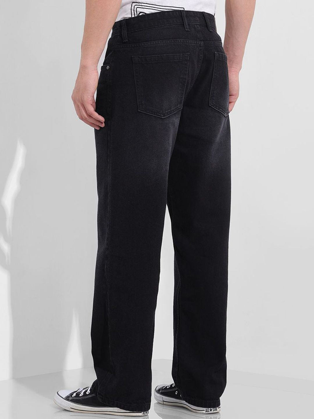 The Indian Garage Co. Men Cotton Relaxed Fit Mid-Rise Light Fade Stretchable Jeans