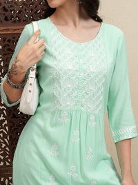 Vishudh Green Floral Embroidered Thread Work Regular Kurta with Trouser