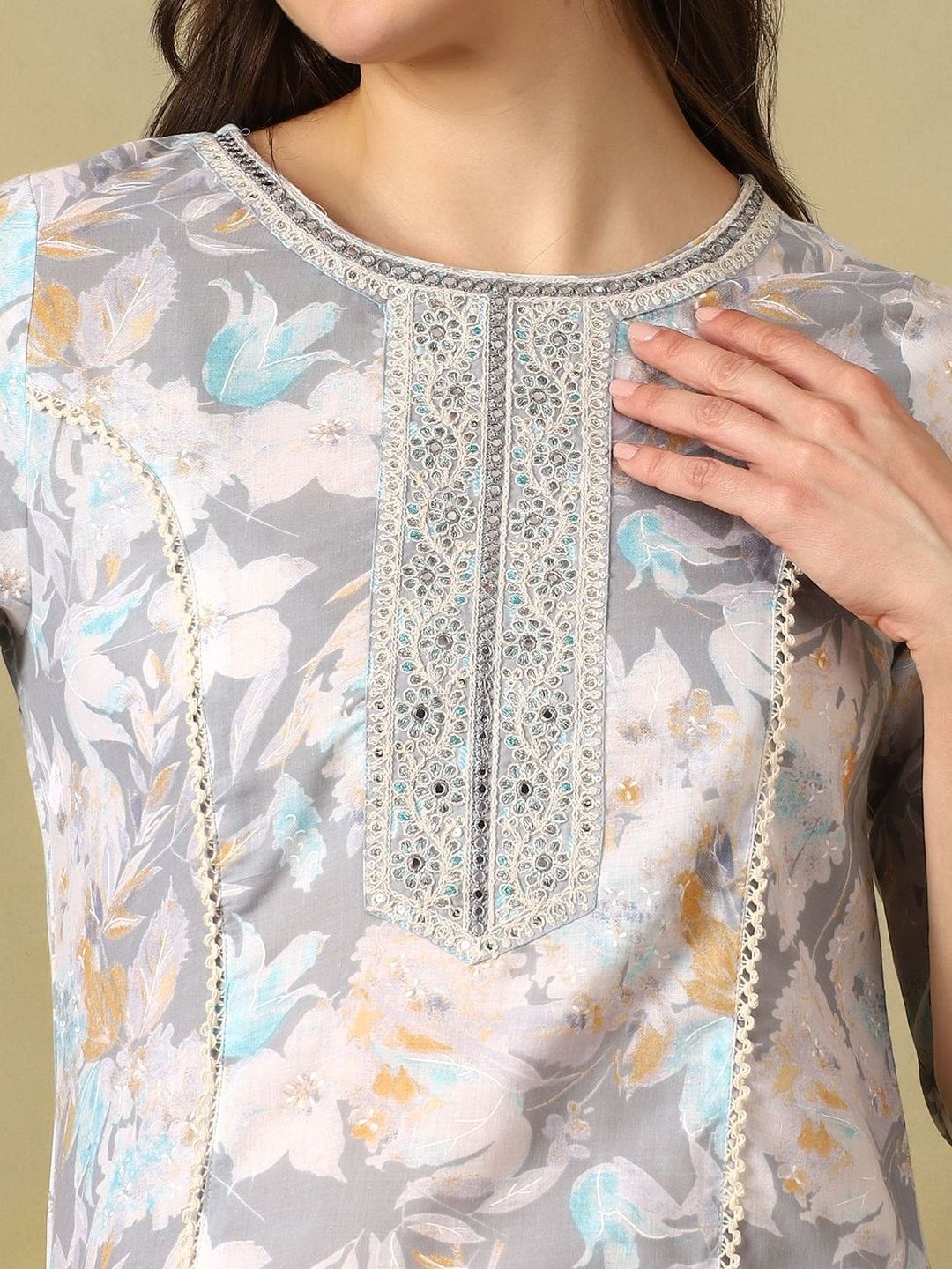 Mamicha Women Floral Printed Regular Mirror Work Pure Cotton Kurta with Trousers & With Dupatta