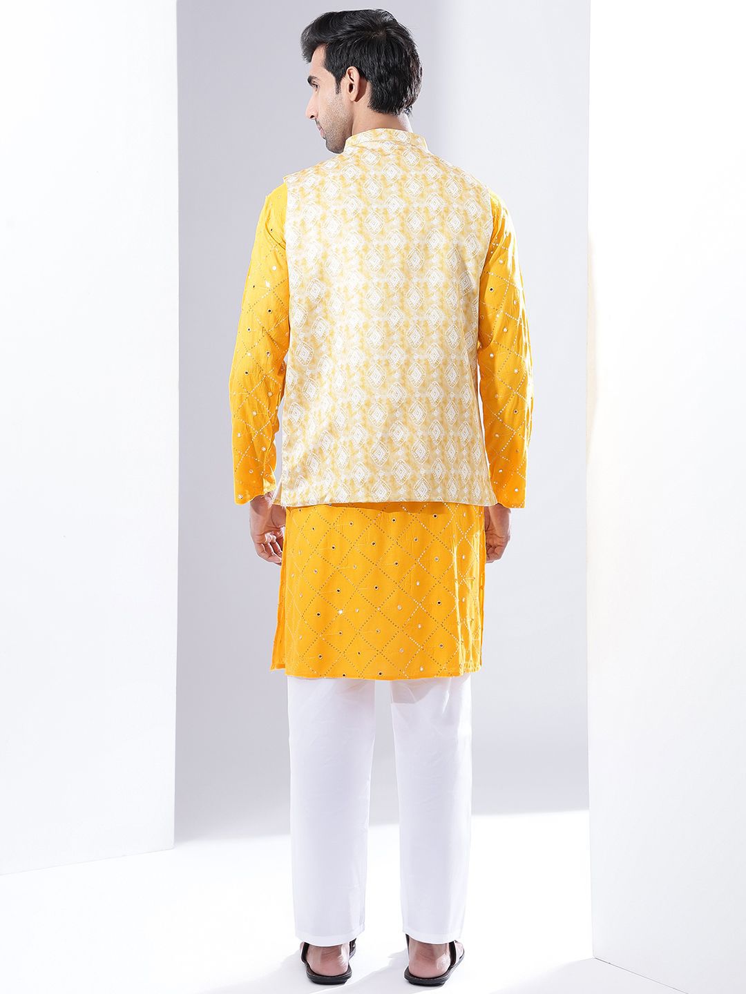 Anouk Men Embroidered Mandarin Collar Pure Cotton Kurta with Pyjamas With Nehru Jacket