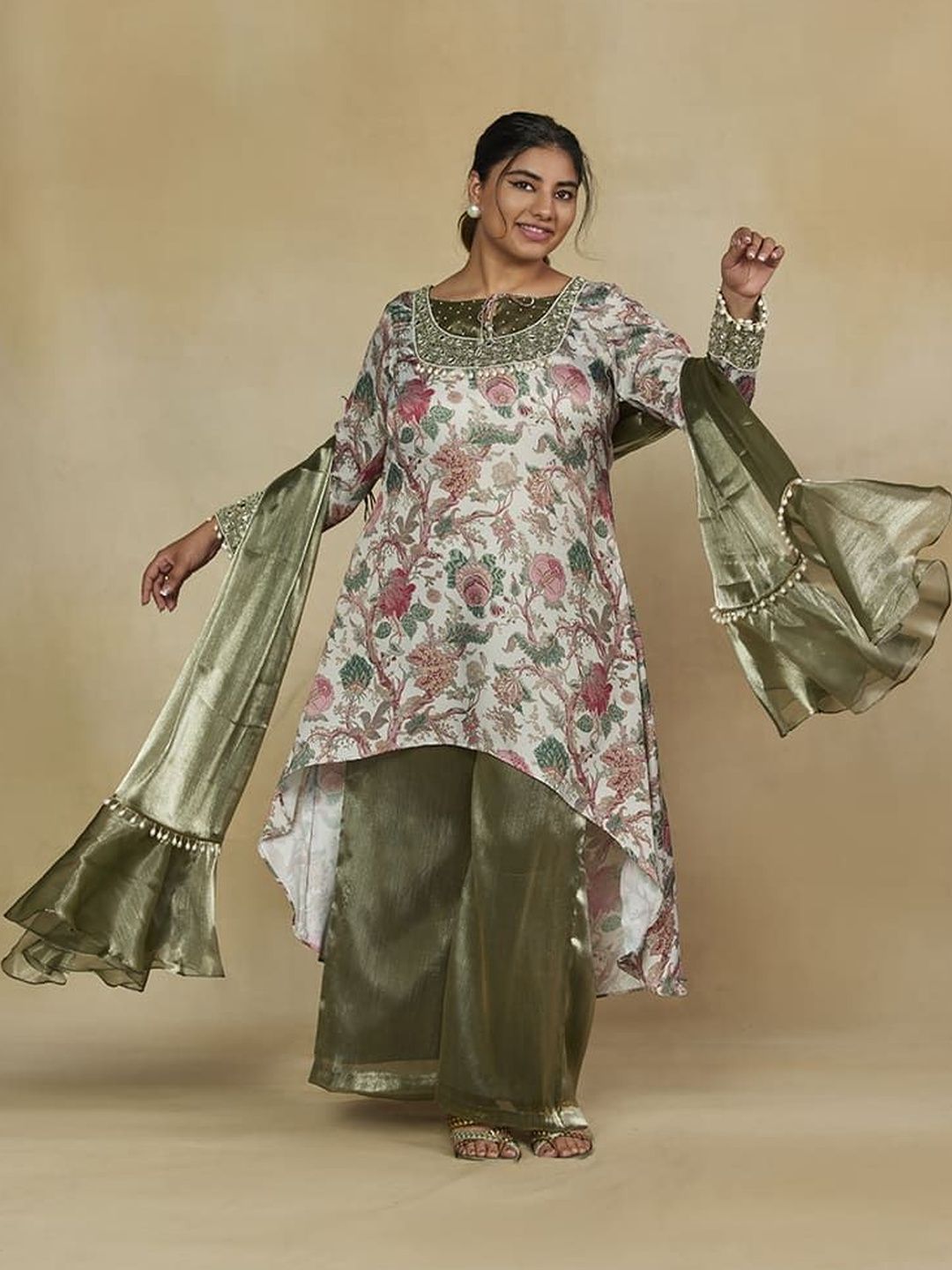 Mamicha Women Floral Printed Regular Beads and Stones Kurta with Palazzos & With Dupatta