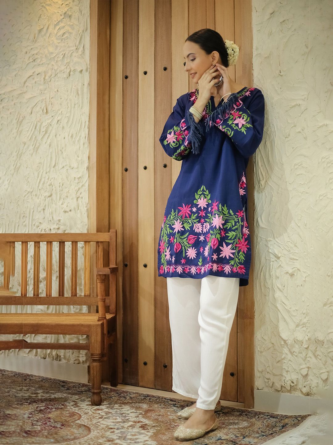 HOUSE OF KARI Falak Kashmiri Embroidered Flared Sleeves Thread Work Cotton Straight Kurta
