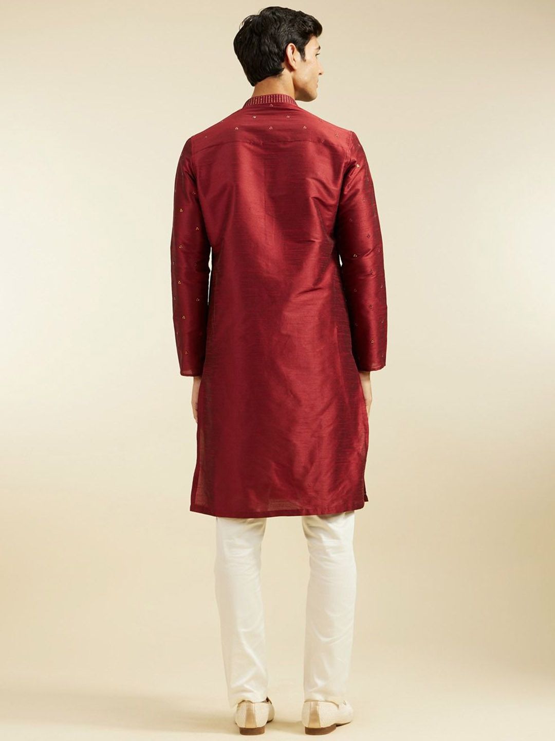 Diwas by Manyavar Floral Embroidered Mandarin Collar Sequinned Straight Kurta