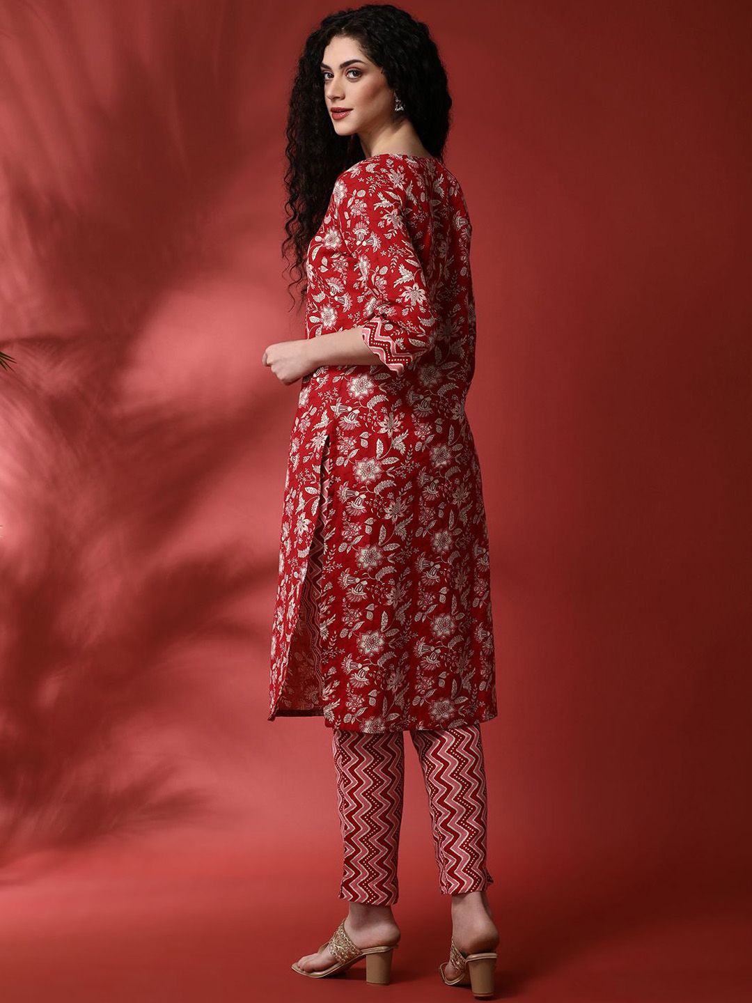 Anouk Floral Printed Round Notch Neck Straight Kurta With Trousers & Dupatta