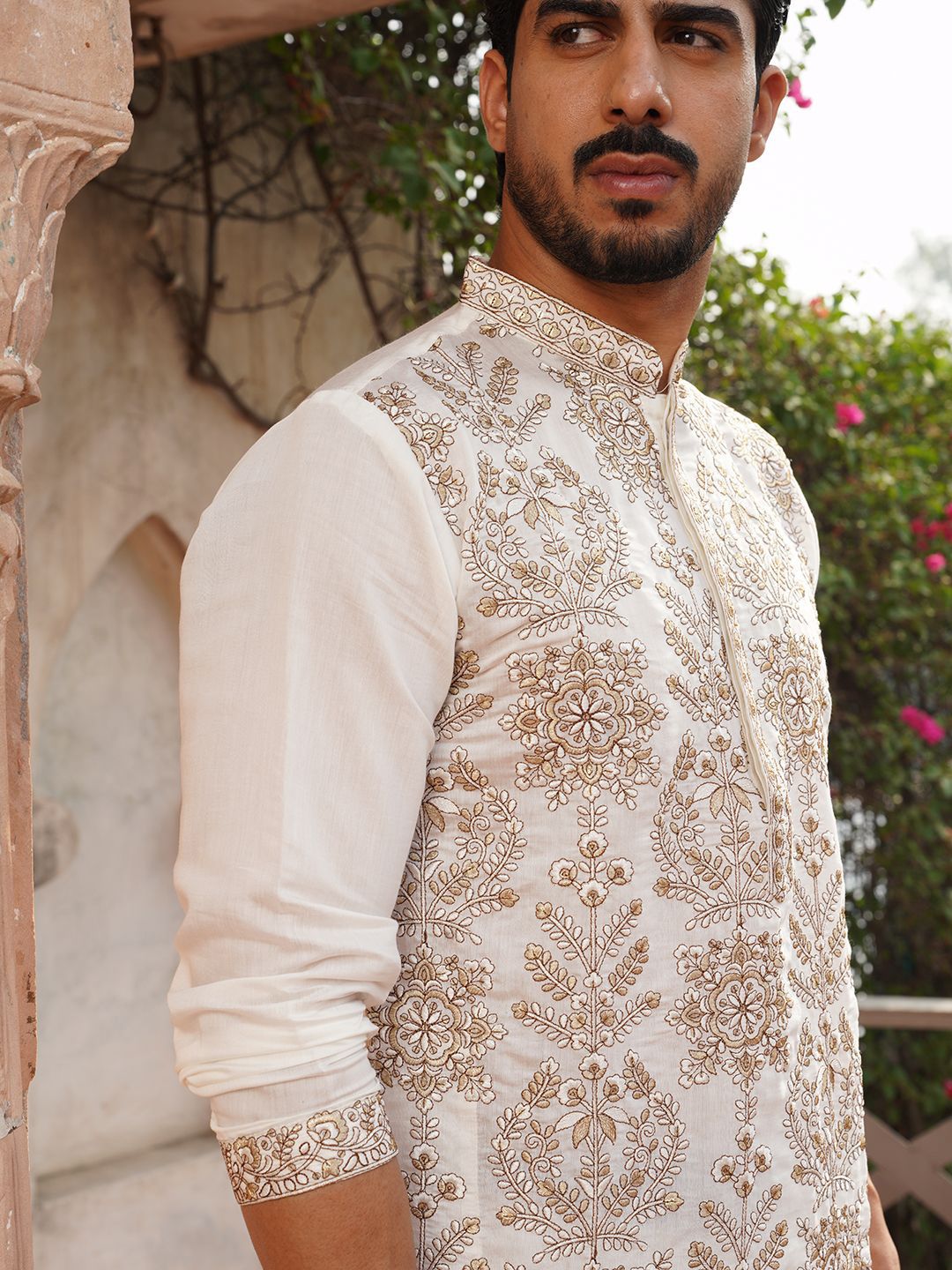 Jompers Men Floral Embroidered Mandarin Collar Thread Work Kurta