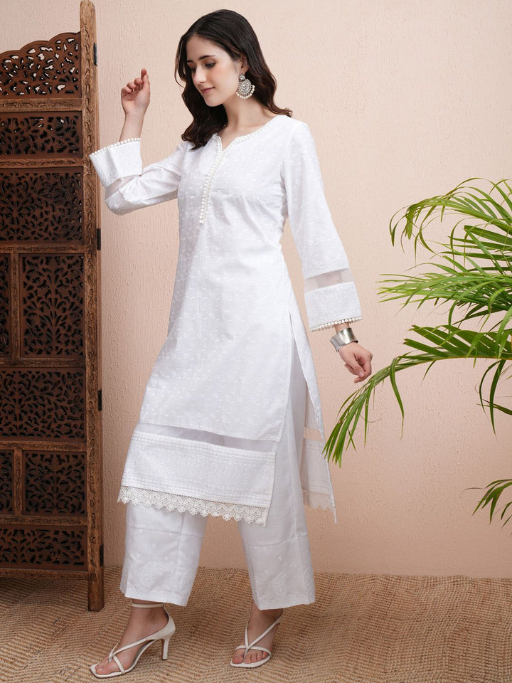 Vishudh Floral Embroidered Thread Work Straight Straight Kurta