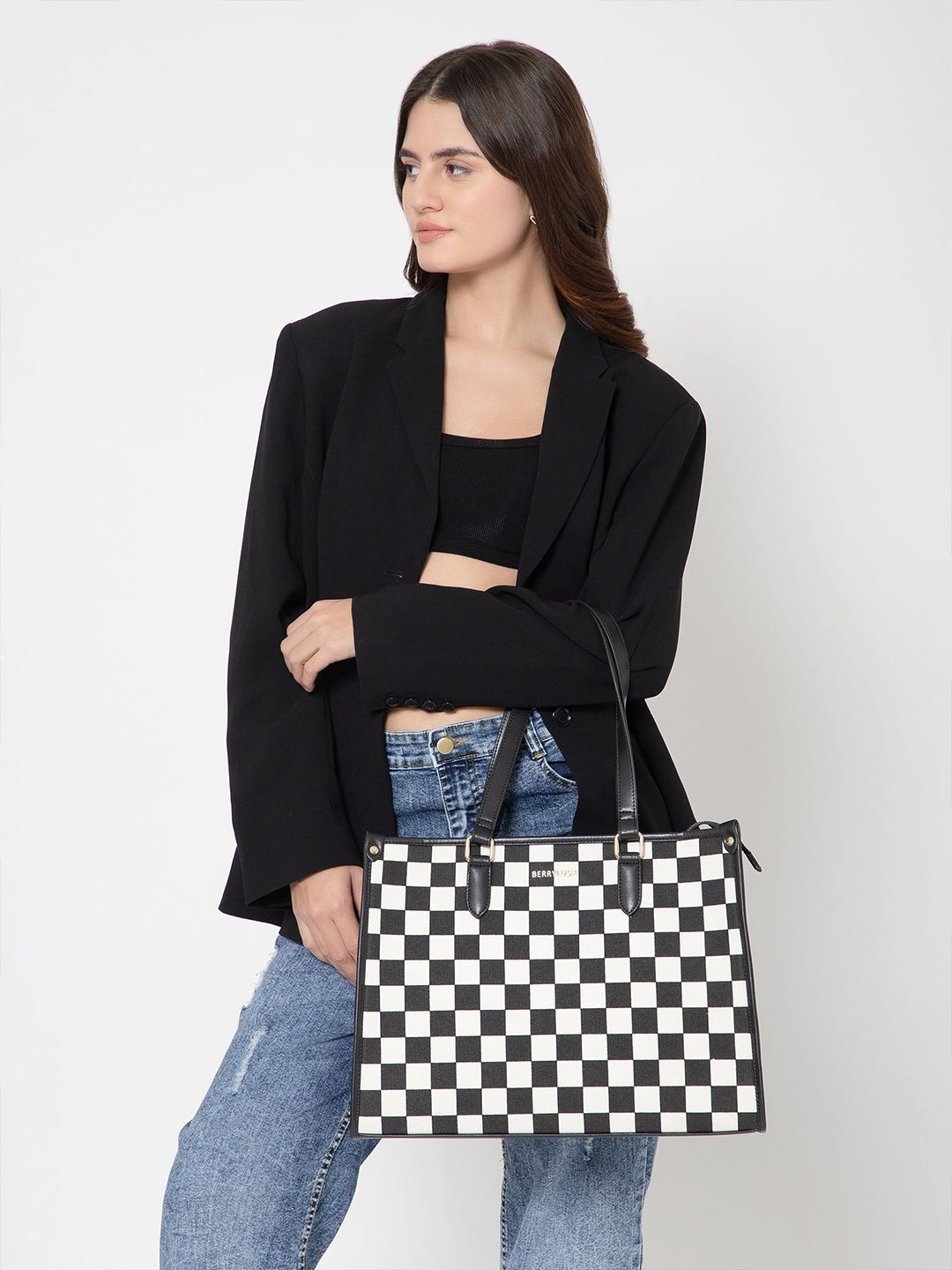 Berrylush Women Swagger Shoulder Bag