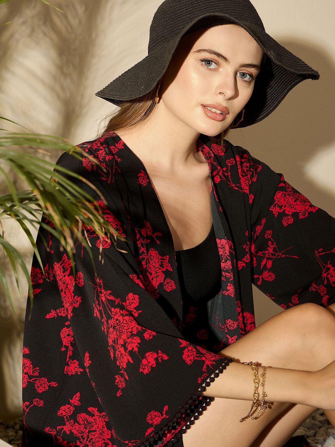 Berrylush Women Printed Longline Shrug