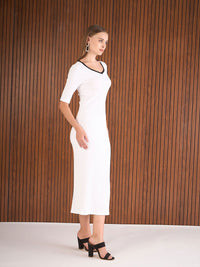SASSAFRAS Women Solid Sweetheart Neck Bodycon Midi Dress