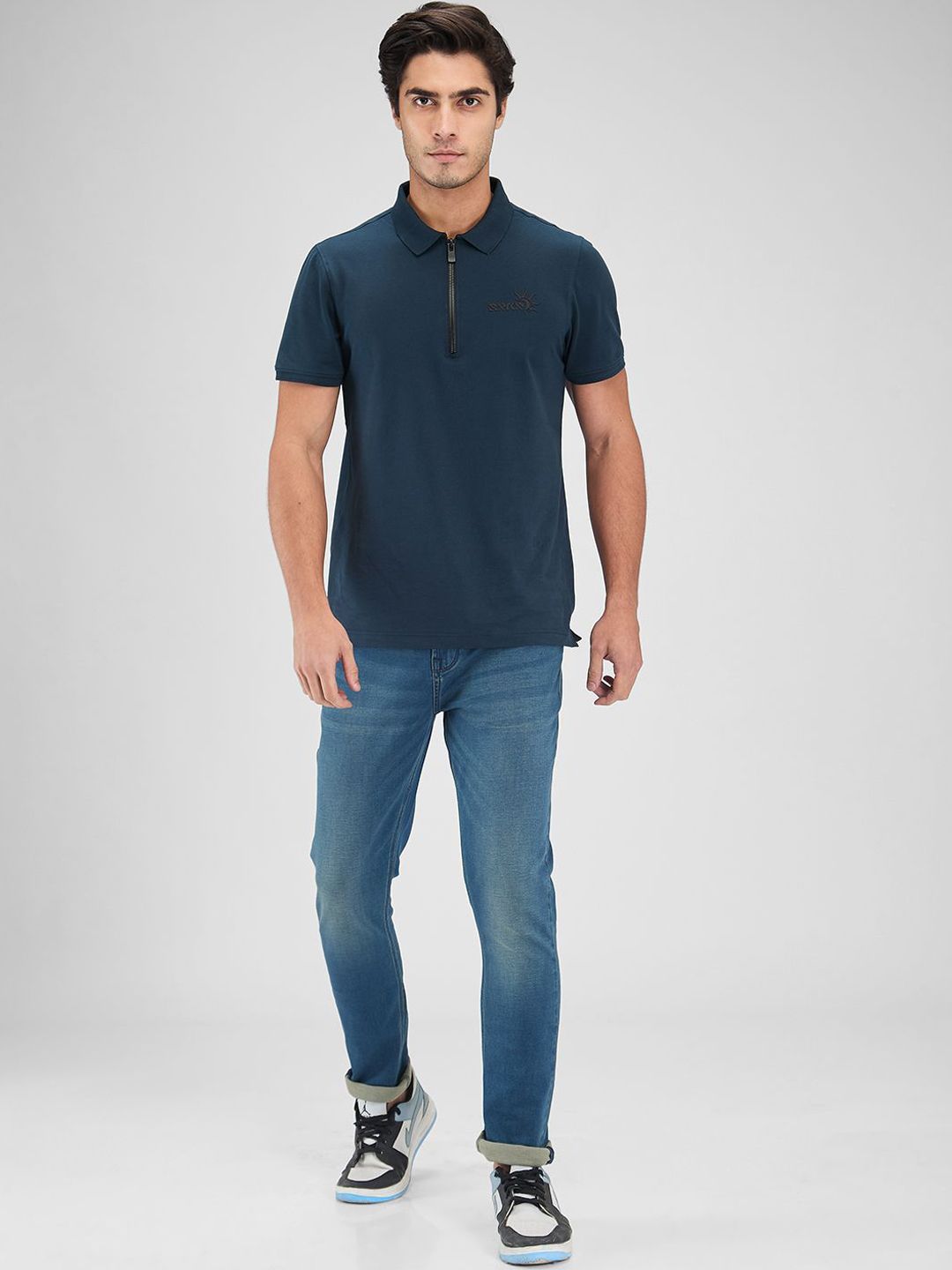 SPYKAR Men Slim Fit Low-Rise Light Fade Stretchable Jeans