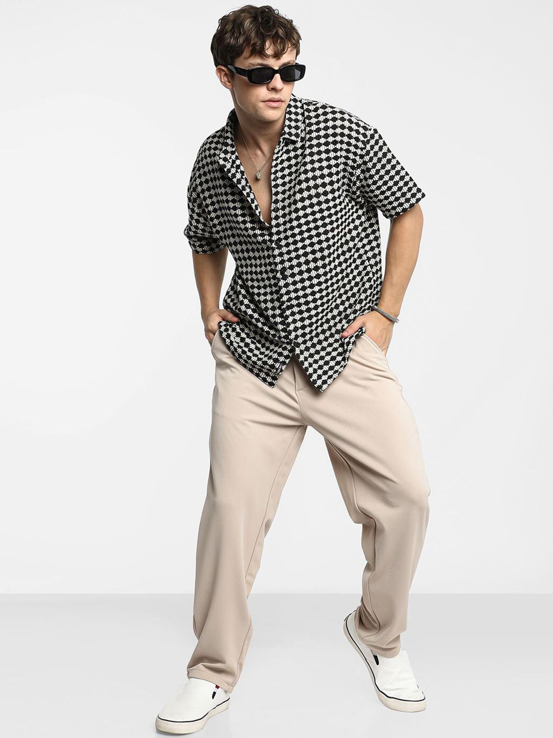 Campus Sutra Men Comfort Spread Collar Geometric Printed Polycotton Oversized Casual Shirt