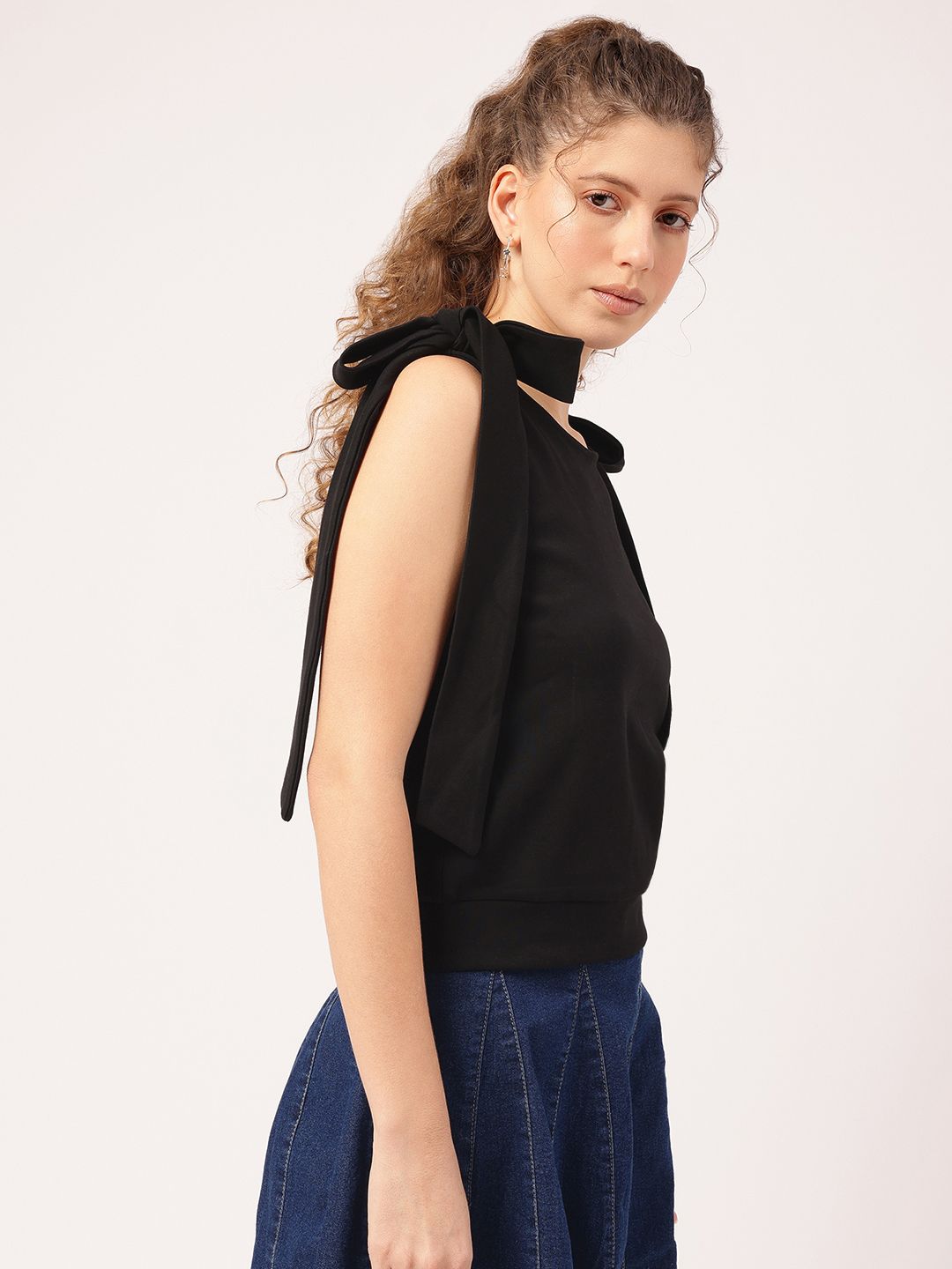 DressBerry Minimalist Muse Tie-Up Sleeves Top