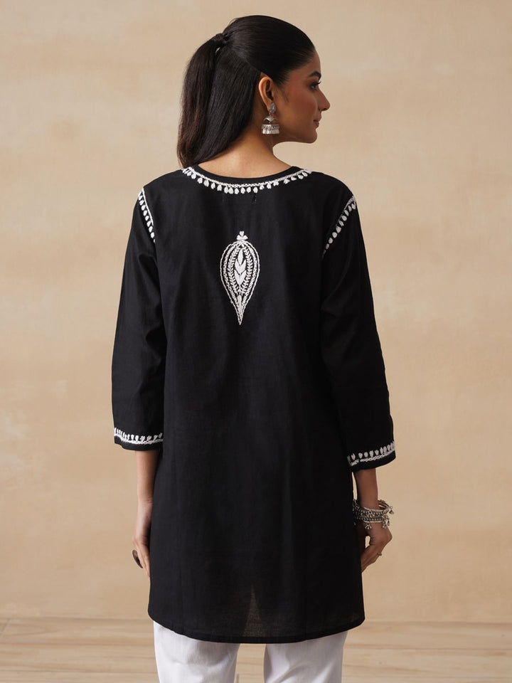 House of Chikankari Women Black Cotton Chikankari Embroidered Kurti