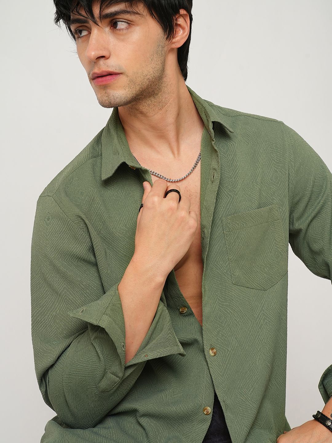 VASTRADO Men Classic Cutaway Collar Textured Slim Fit Casual Shirt