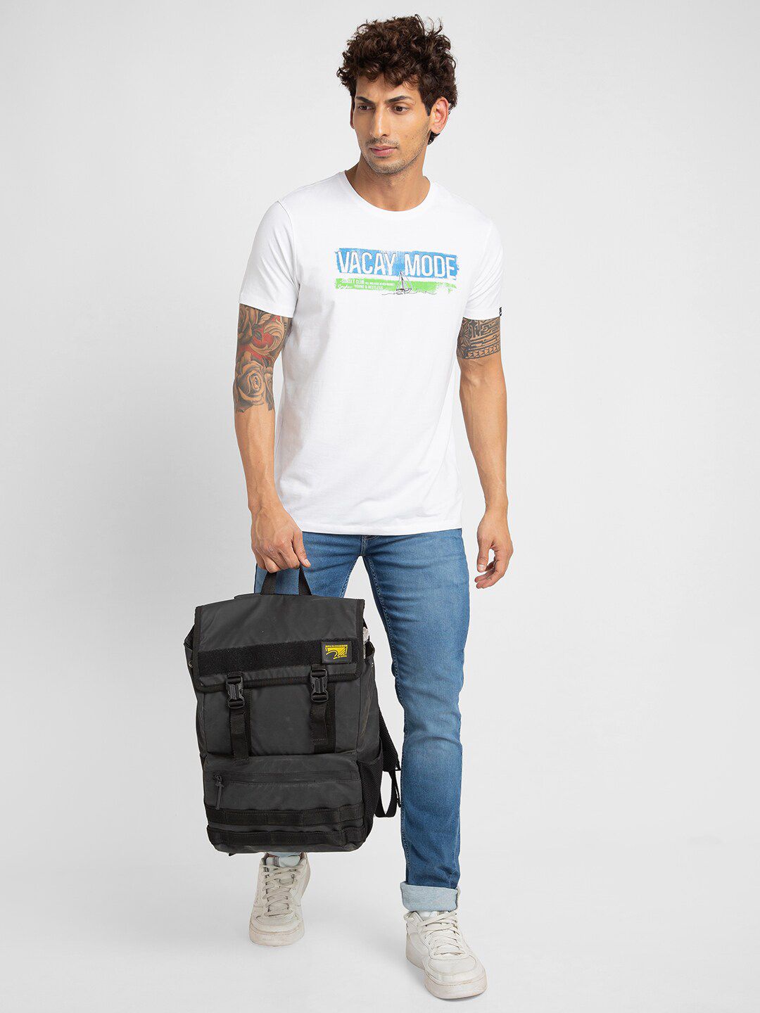 Spykar Men Typography Dicetak T-Shirt Kapas Slim Fit