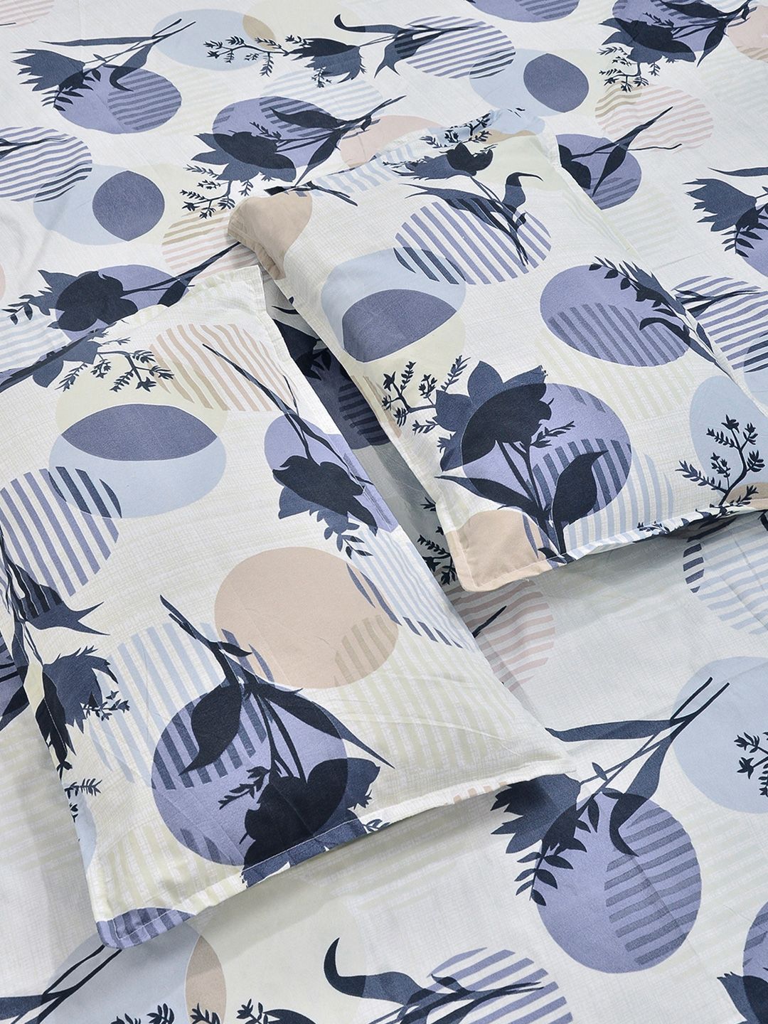 KLOTTHE Blue Floral Printed Dilengkapi 300 TC Double King Fine Bedsheet Dengan 2 Sarung Bantal