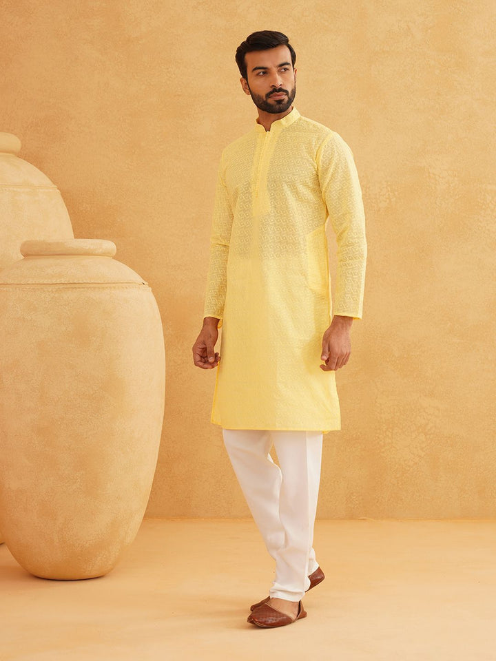 SOJANYA Geometric Embroidered Thread Work Mandarin Collar Pure Cotton Straight Kurta