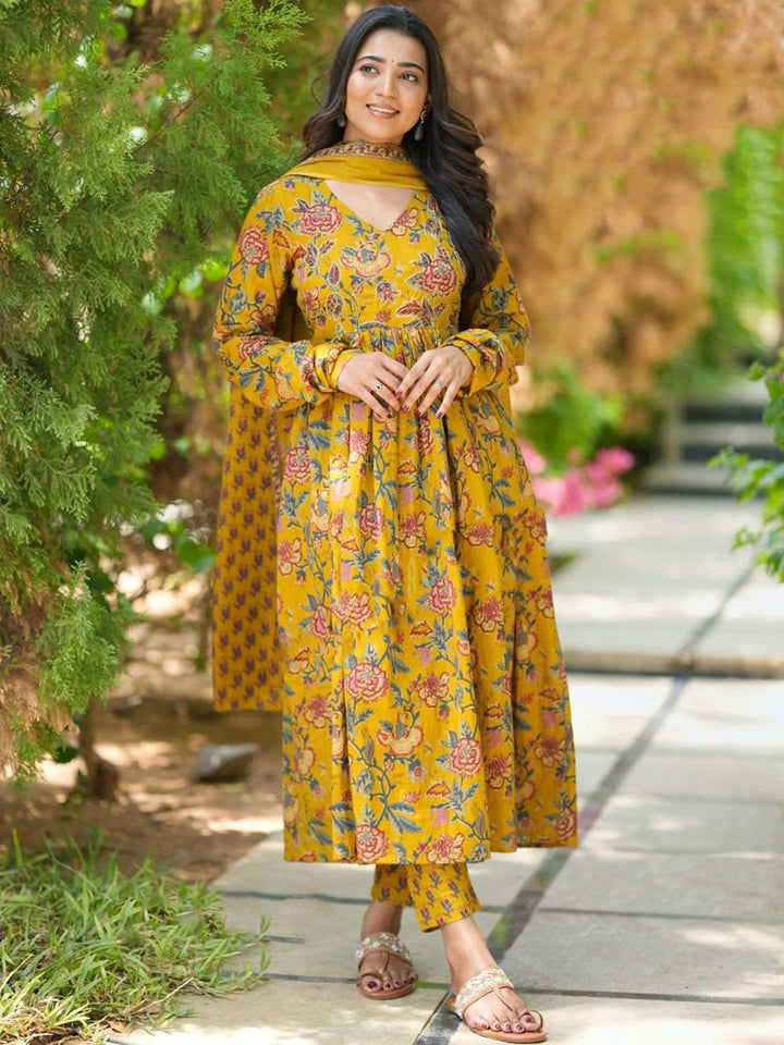 KALINI Women Floral Printed Regular Kurta with Trousers & With Dupatta