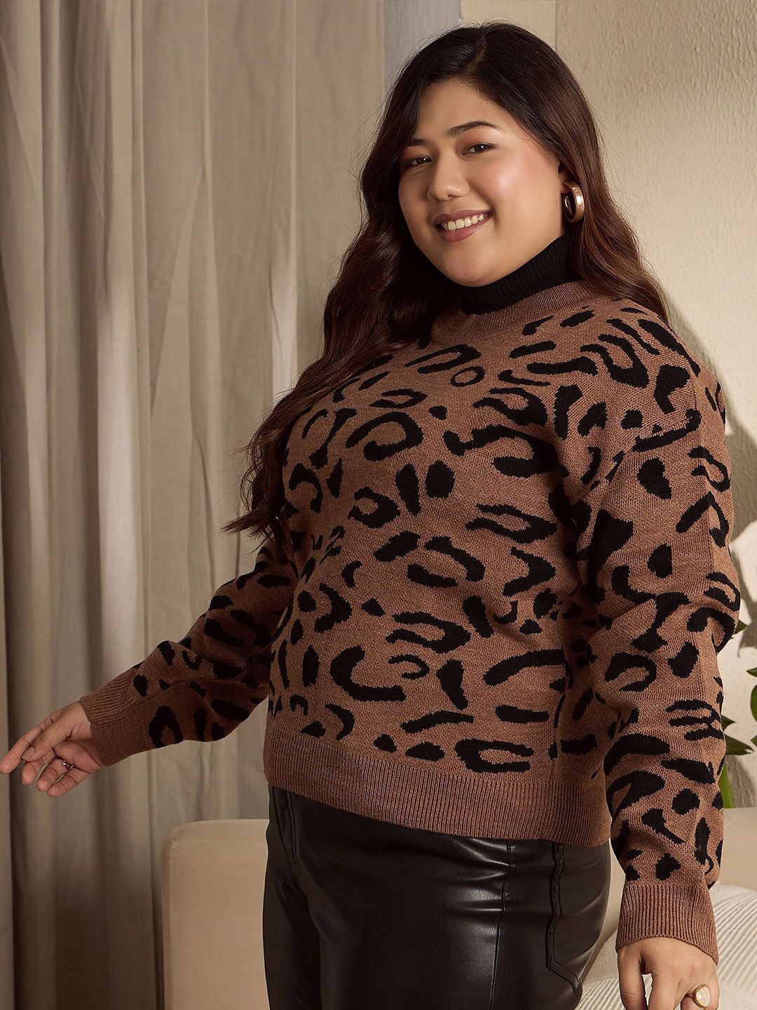 Berrylush Curve Women Animal Printed Long Sleeves Pullover