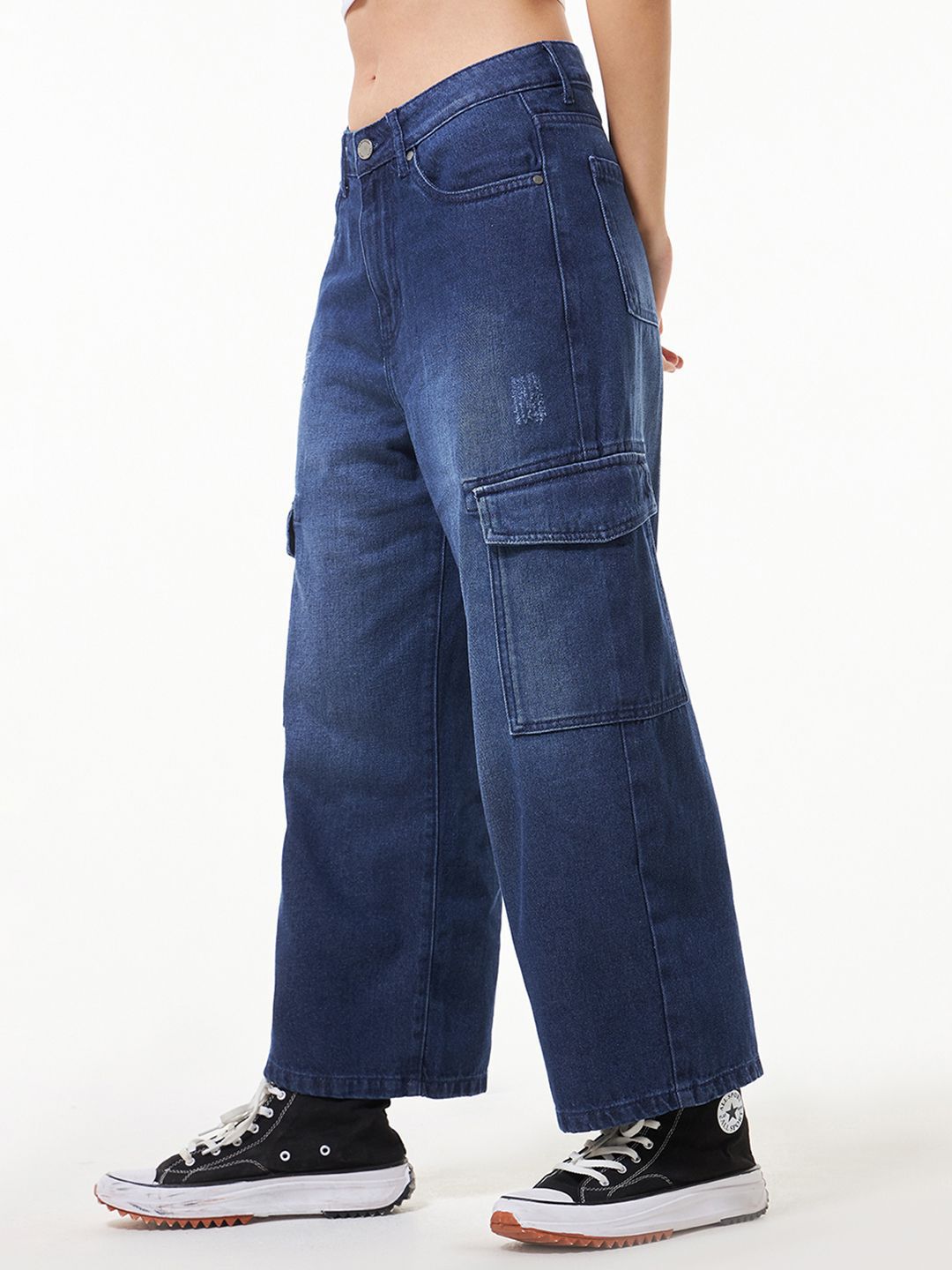 Bewakoof Women Straight Fit High-Rise Light Fade Cotton Cargo Jeans