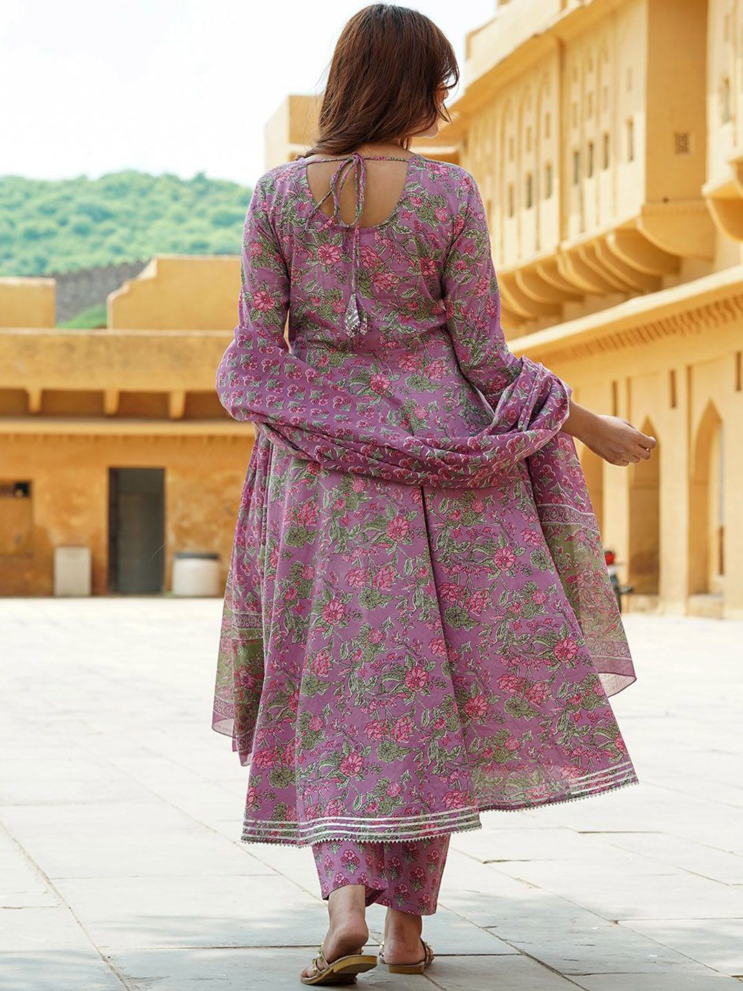 Kalini Floral Printed Gotta Patti Pure Cotton Anarkali Kurta Dengan Seluar & Dupatta