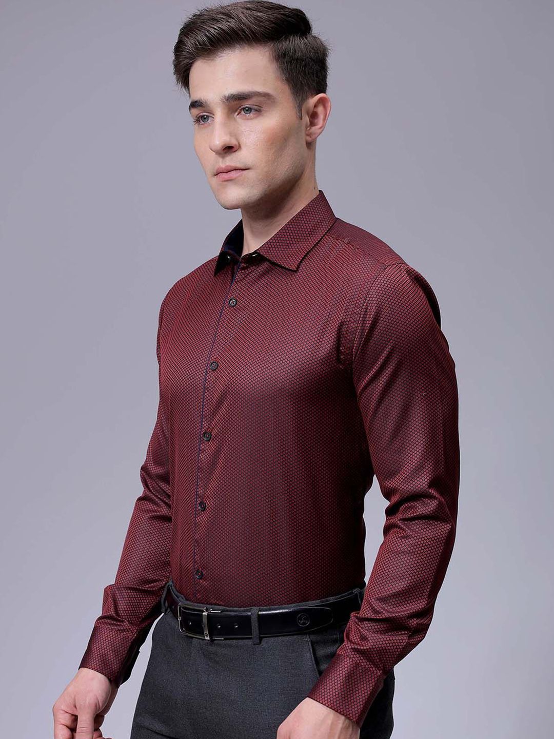 The Indian Garage Co. X Luxe Men Slim Fit Cutaway Collar Micro Ditsy Printed Formal Shirt