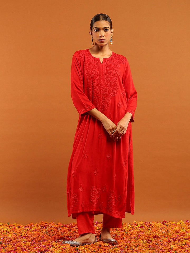 Rumah Wanita Chikankari Kurta Bersulam Chikankari Rayon Merah