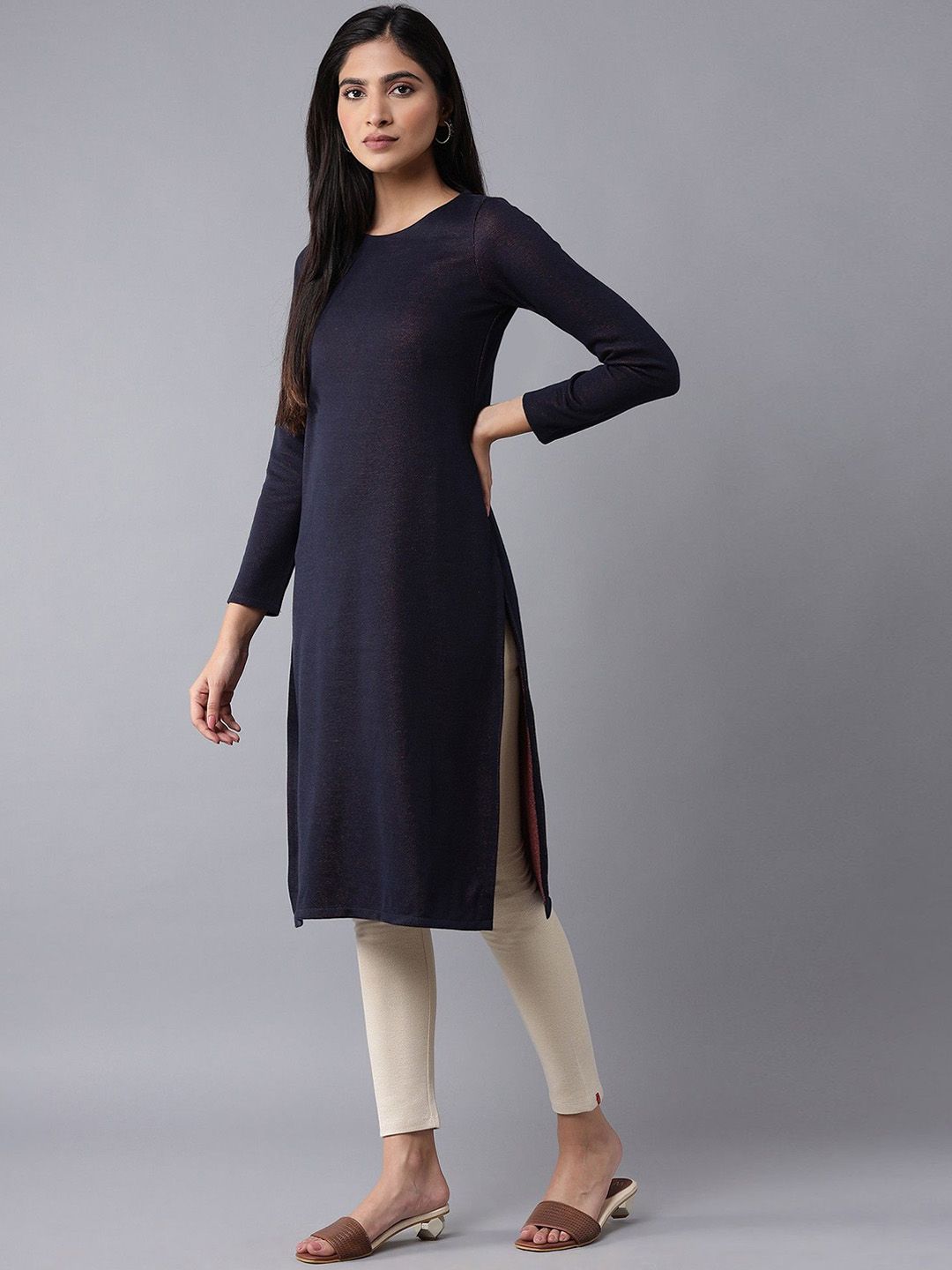W Round Neck Straight Kurta